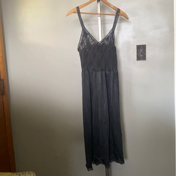 Vintage women’s small black lace silk nightgown